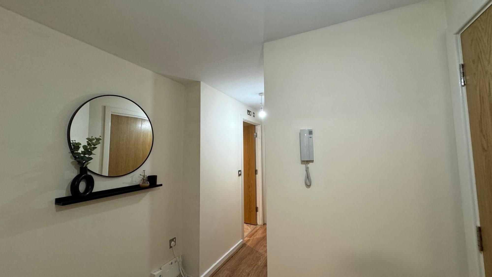 Modern Spacious Apartment In Digbeth With Balcony - Netflix, Youtube, Amazon Tv, Superfast Wifi - Just 10 Mins To Birmingham Centre, Bullring, Train, Coach Station And Birmingham Fc Екстер'єр фото